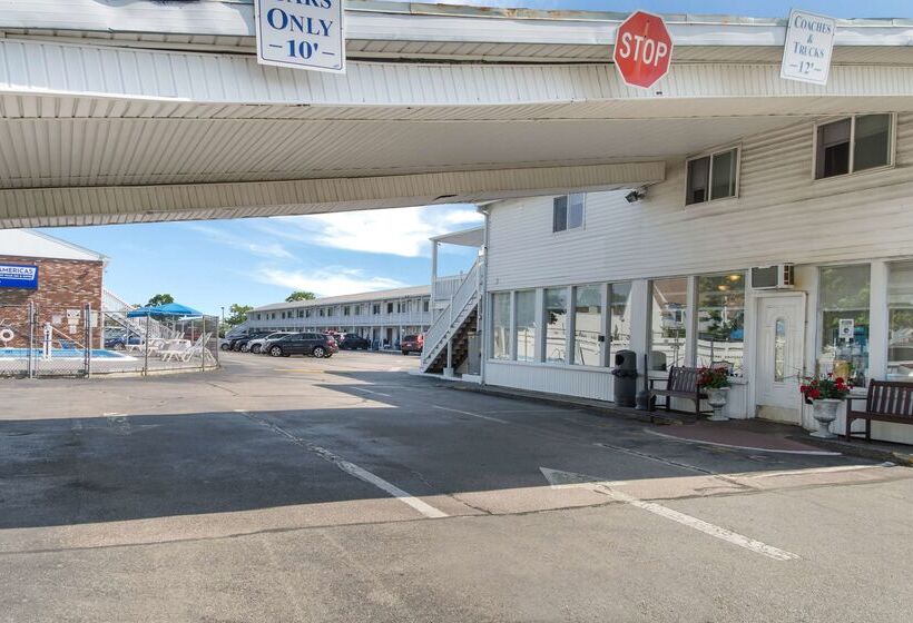 هتل Americas Best Value Inn & Suites Hyannis Cape Cod