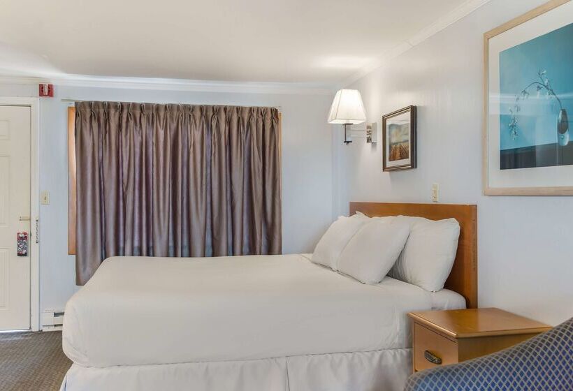 هتل Americas Best Value Inn & Suites Hyannis Cape Cod