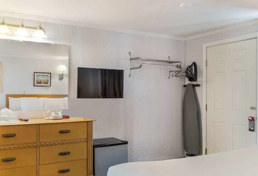 هتل Americas Best Value Inn & Suites Hyannis Cape Cod