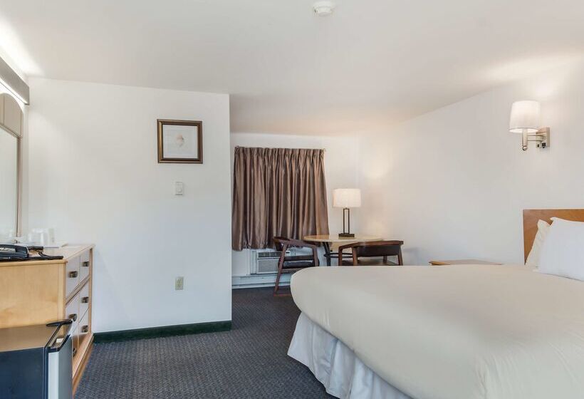 فندق Americas Best Value Inn & Suites Hyannis Cape Cod