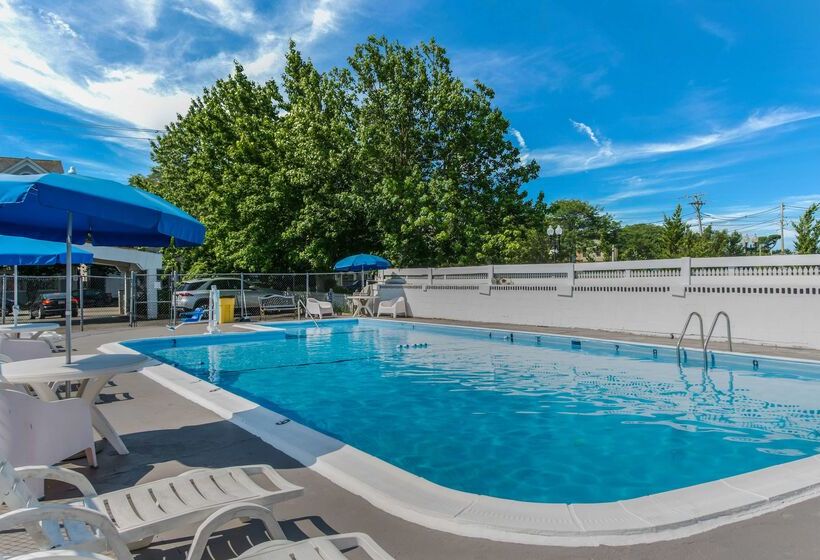 Hotel Americas Best Value Inn & Suites Hyannis Cape Cod