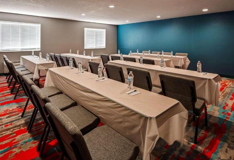 Отель Best Western Dewitt