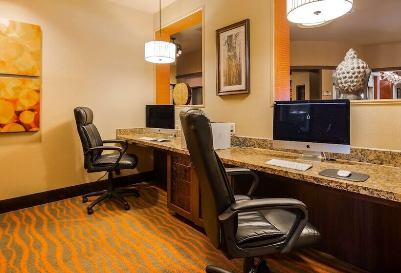 هتل Best Western Plus Tupelo Inn & Suites