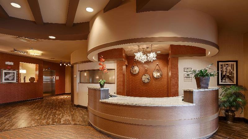 هتل Best Western Plus Tupelo Inn & Suites