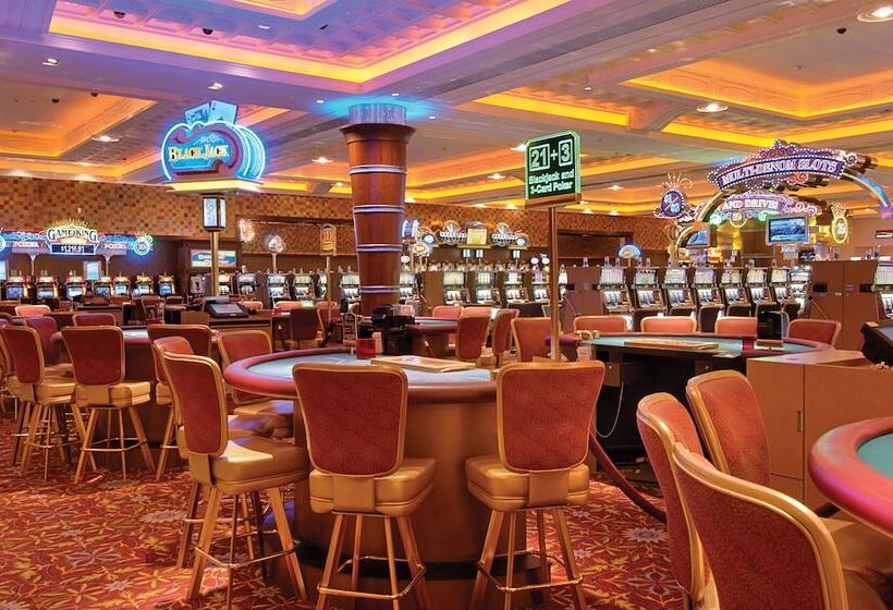 هتل Blue Chip Casino  Spa