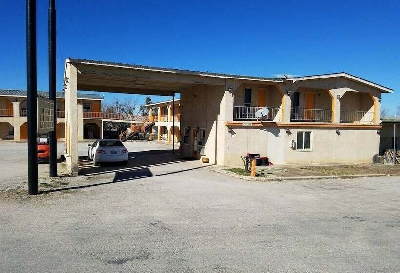 هتل Cisco Inn