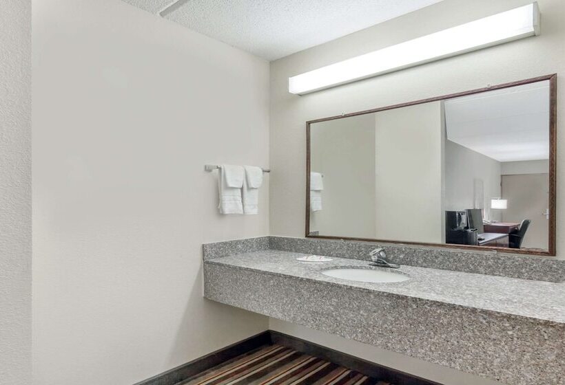 Clarion Pointe Kimball By Choice Hotels
