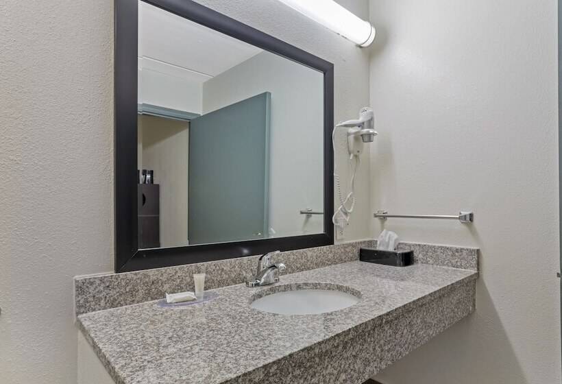 Clarion Pointe Kimball By Choice Hotels