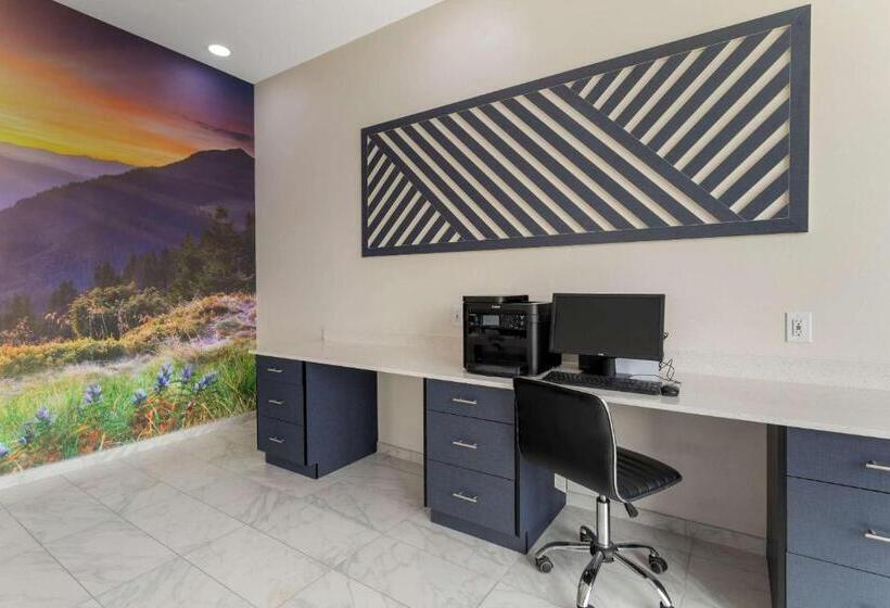 Clarion Pointe Kimball By Choice Hotels