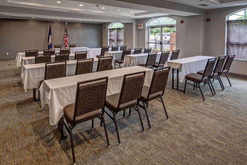 فندق Spark By Hilton Woodbridge
