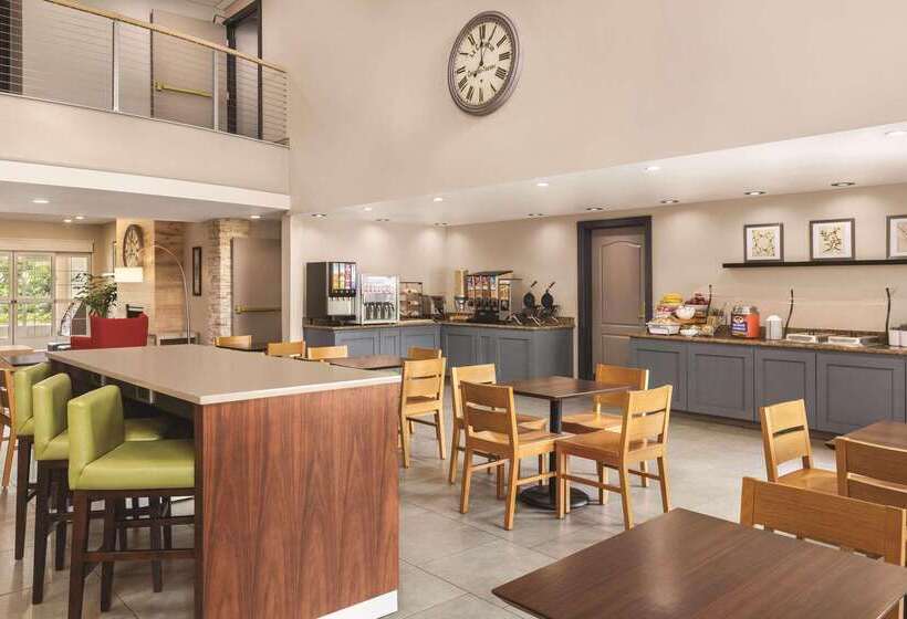 هتل Spark By Hilton Redlands