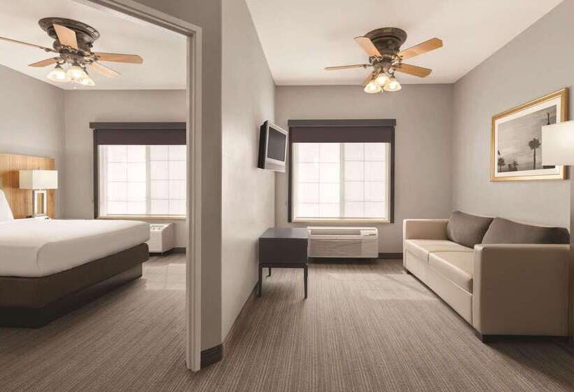 هتل Spark By Hilton Redlands