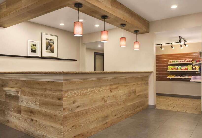 هتل Spark By Hilton Redlands