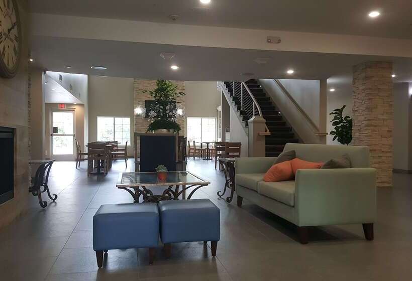 هتل Spark By Hilton Redlands