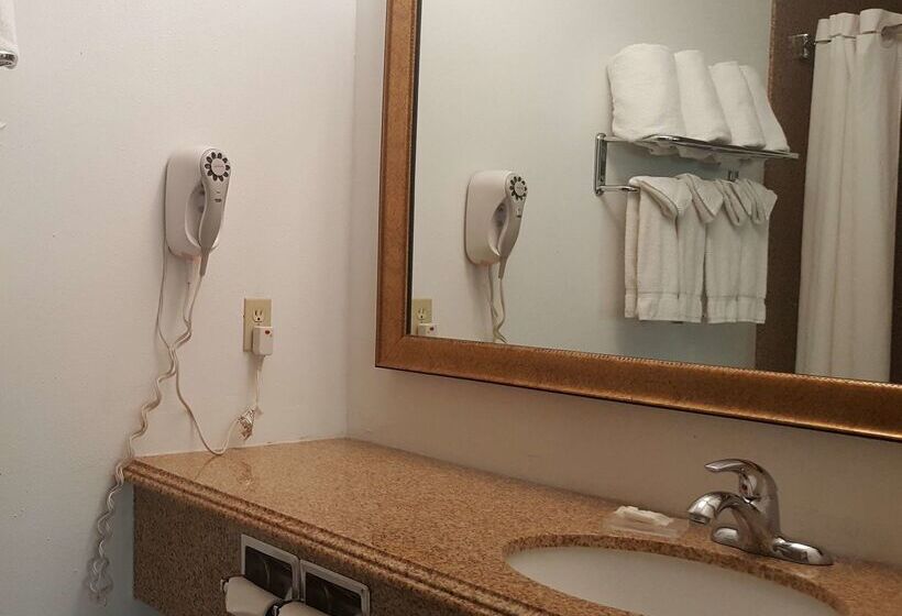 هتل Spark By Hilton Redlands
