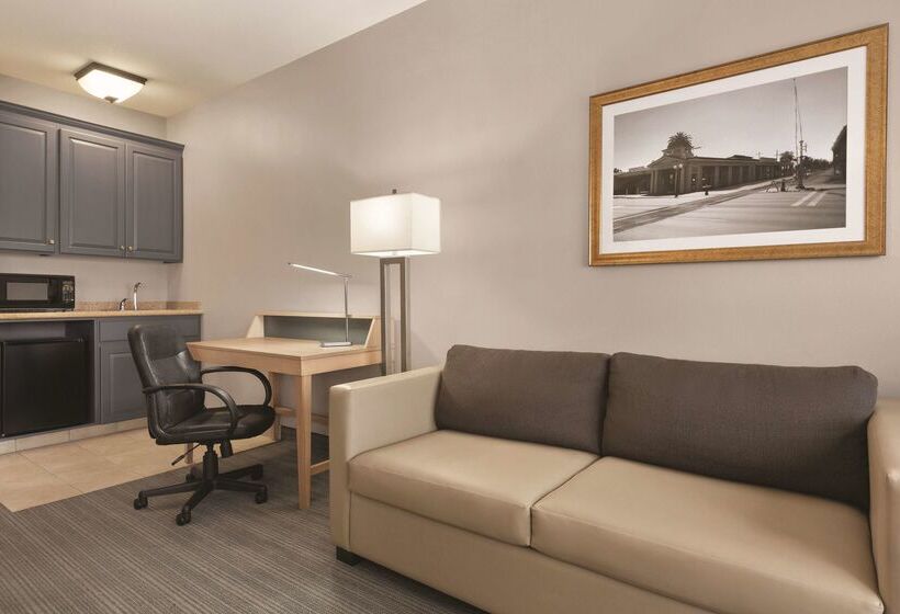 هتل Spark By Hilton Redlands