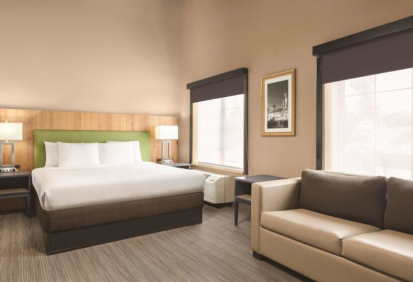 هتل Spark By Hilton Redlands