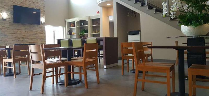 هتل Spark By Hilton Redlands