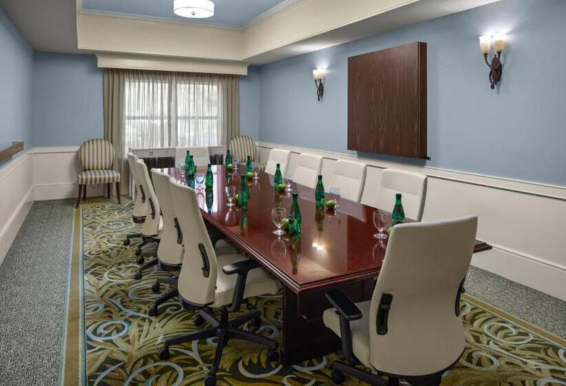 هتل Courtyard Charleston Mount Pleasant