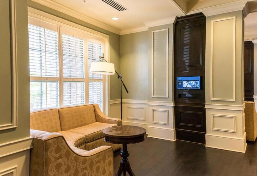 هتل Courtyard Charleston Mount Pleasant