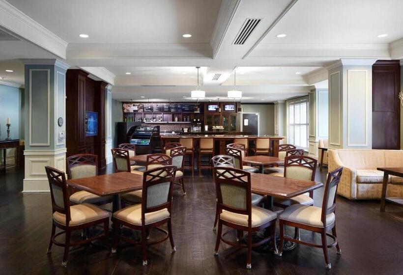 هتل Courtyard Charleston Mount Pleasant