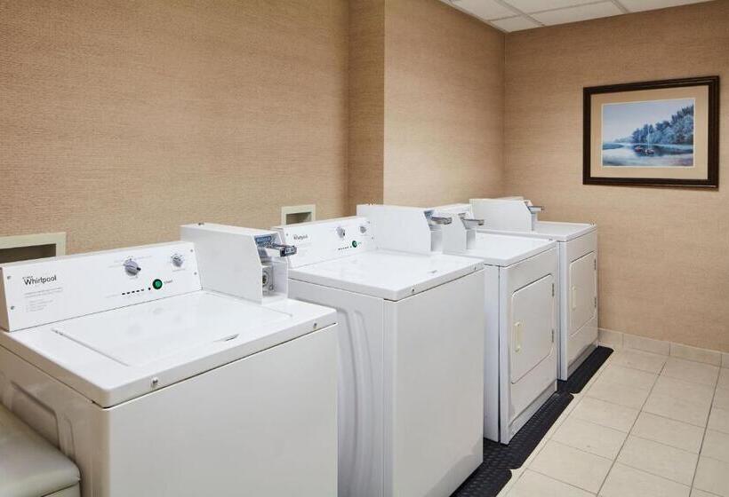هتل Courtyard Charleston Mount Pleasant