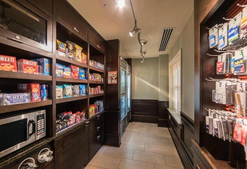هتل Courtyard Charleston Mount Pleasant