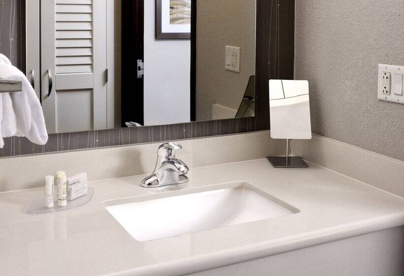 هتل Courtyard By Marriott Houston Northwest