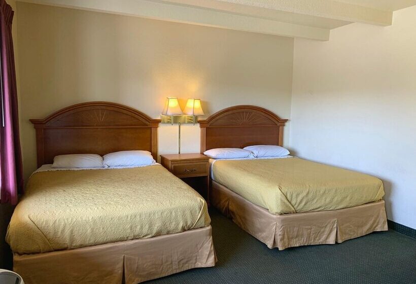 هتل Econo Lodge Del Rio