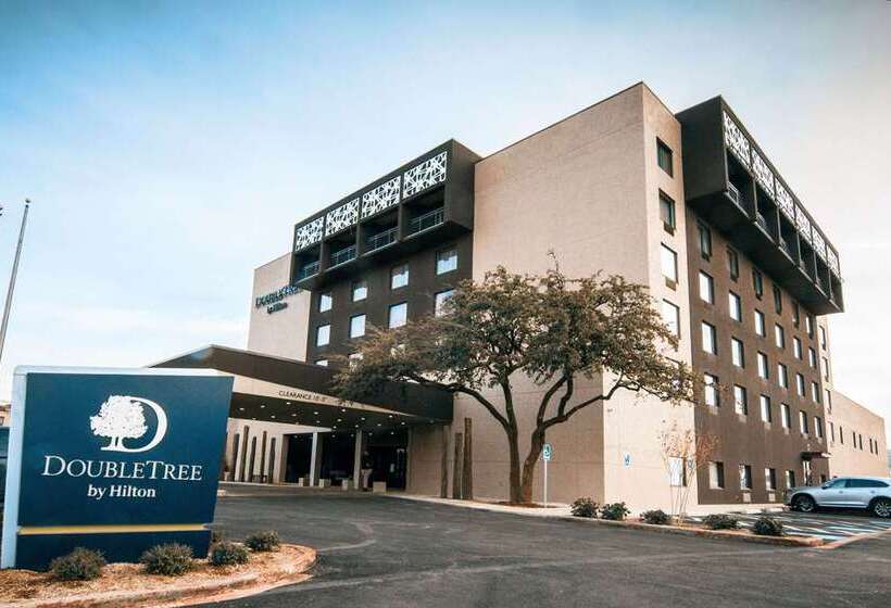 فندق Doubletree By Hilton Lubbock  University Area
