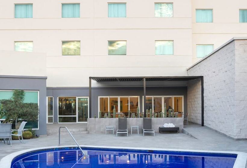 هتل Fairfield By Marriott Los Cabos