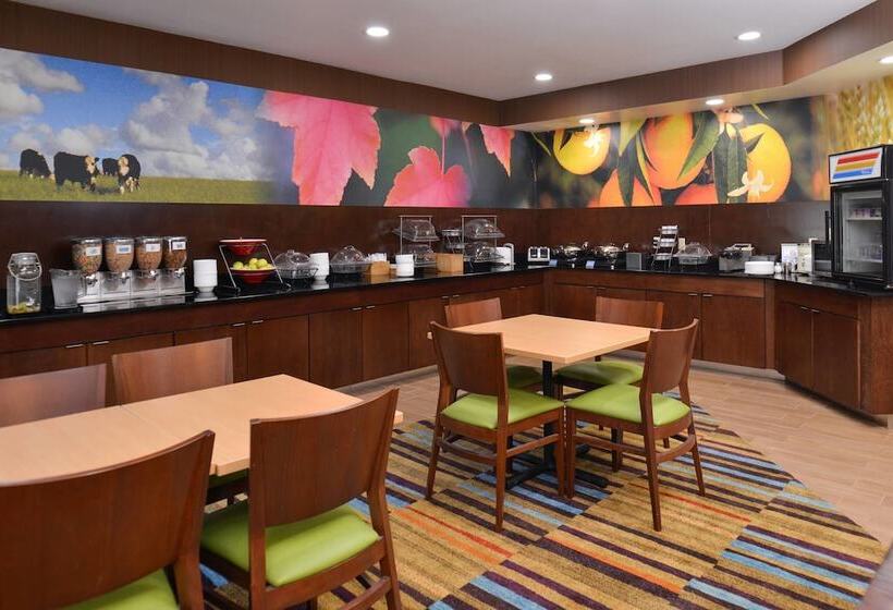 هتل Fairfield Inn & Suites Louisville North