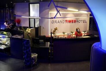 هتل Grand  Times Sherbrooke