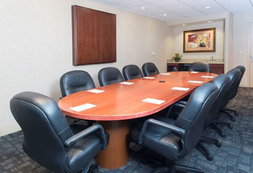 هتل Hampton Inn & Suites Bloomingtonnormal