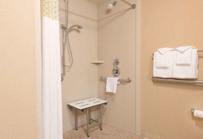هتل Hampton Inn & Suites Bloomingtonnormal