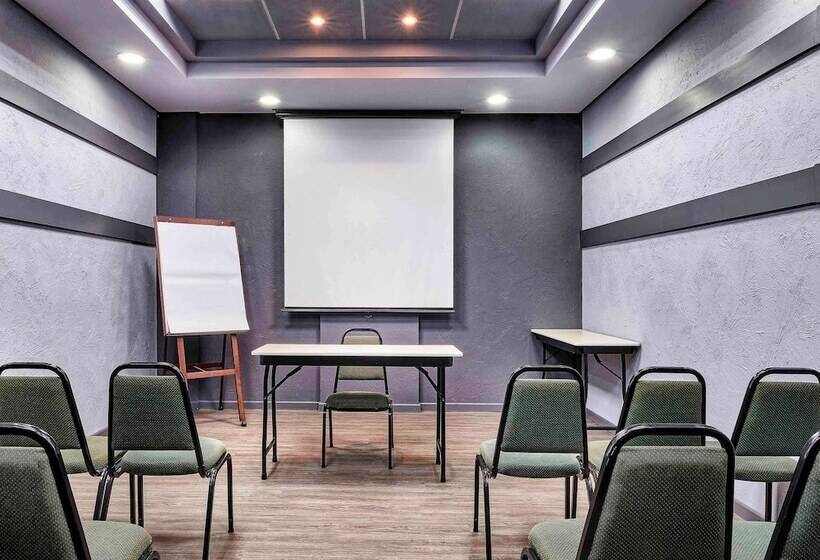 هتل Ibis Taubate