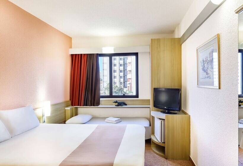 هتل Ibis Taubate