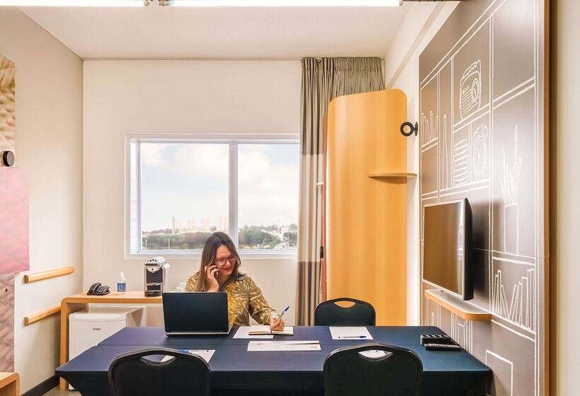 هتل Ibis Taubate