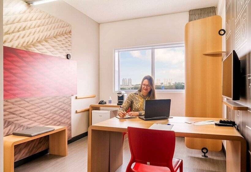 هتل Ibis Taubate