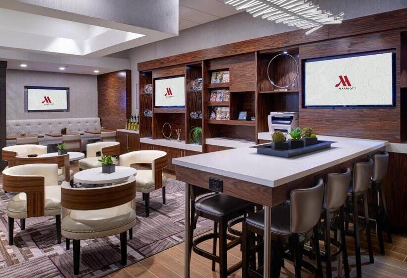 فندق Marriott East Lansing At University Place