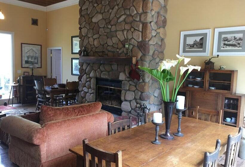 Отель Pescadero Creek Inn