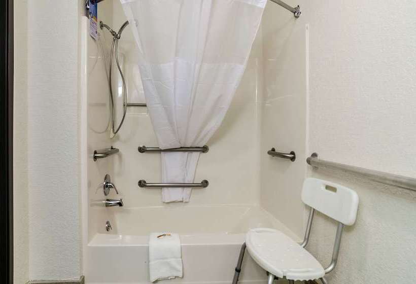 فندق Quality Inn