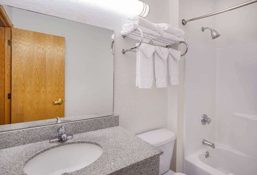 هتل Ramada By Wyndham Keystone Near Mt Rushmore