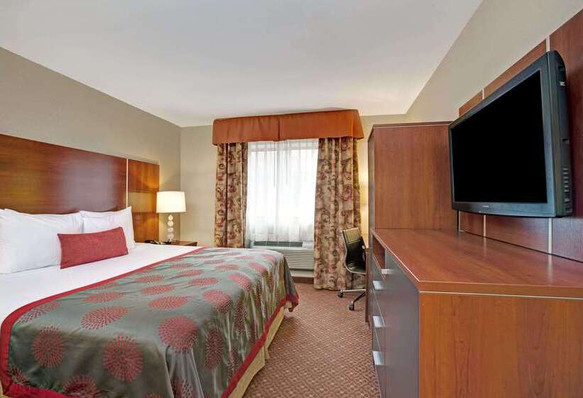 فندق Ramada By Wyndham Staten Island