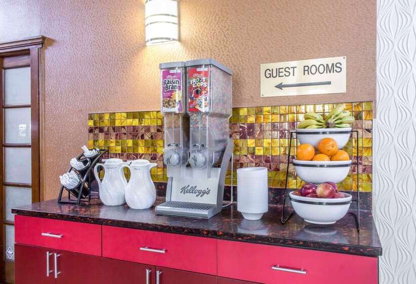 ホテル Rodeway Inn Capri