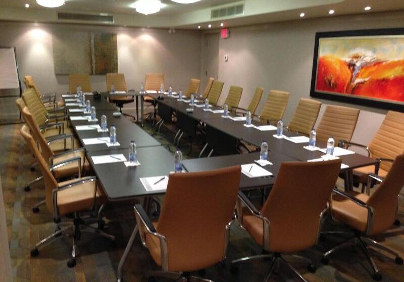 Szálloda The Shaw Club