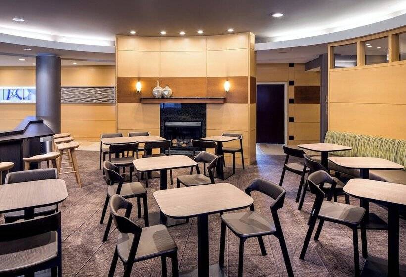 Отель Springhill Suites Bakersfield