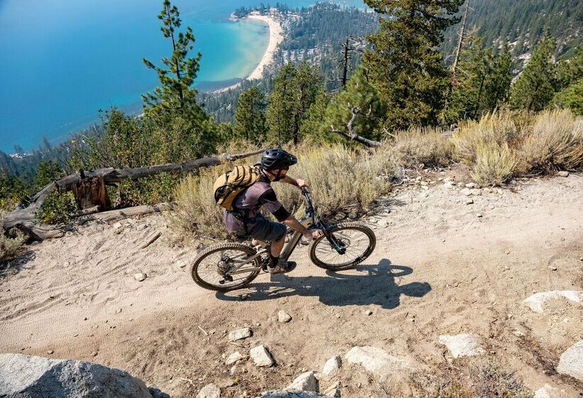 هتل The Incline Lodge