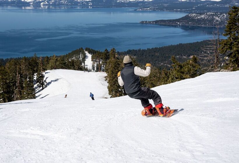 هتل The Incline Lodge