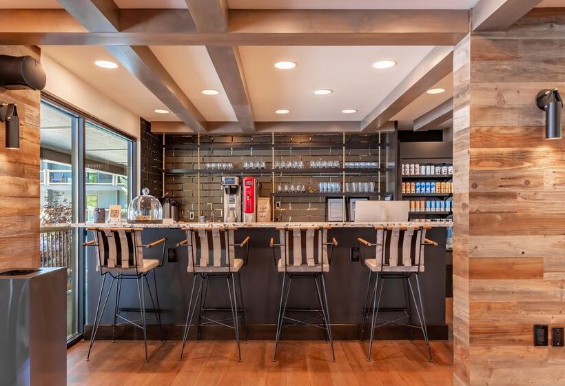 هتل The Incline Lodge
